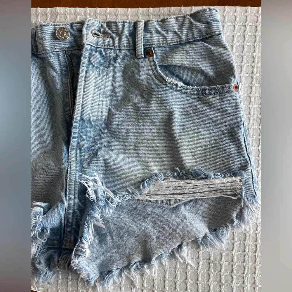 ZARA Hi Rise Curved Shorts Light Blue Denim Size 29 (Size 8) - Picture 5 of 8